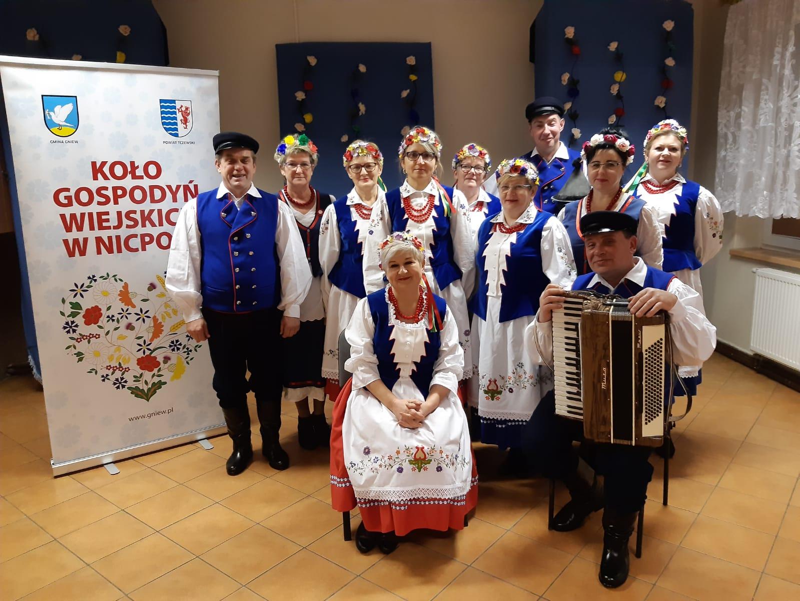 KGW Nicponia w strojach kociewskich
